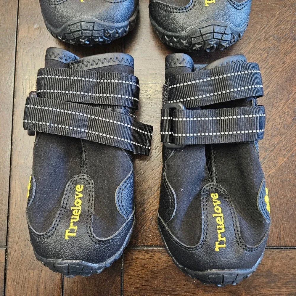 Truelove Black Dog Boots Set of 4 Size 6 Reflective Straps Rugged Paw Protectors